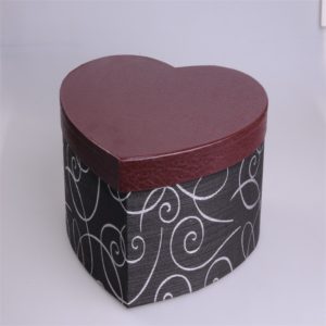 Custom-premium-heart-shape-metallic-gold-foil-paper-gifts-box-packaging-with-ribbon-stain-pull-Mardi-Gras-wholesale-mfg