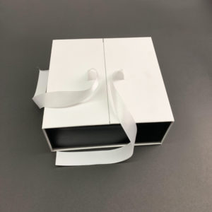 popular-customized-magnet-closure-folding-luxury-paper-gifts-packaging-apparel-box-ribbon-wholesale-mfg