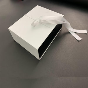 popular-customized-magnet-closure-folding-paper-gift-packaging-apparel-white-boxes -ribbon-wholesale-mfg