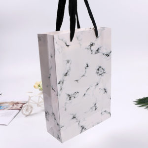 Custom-Made White Cardboard Shopping Bags with Luxurious Mall